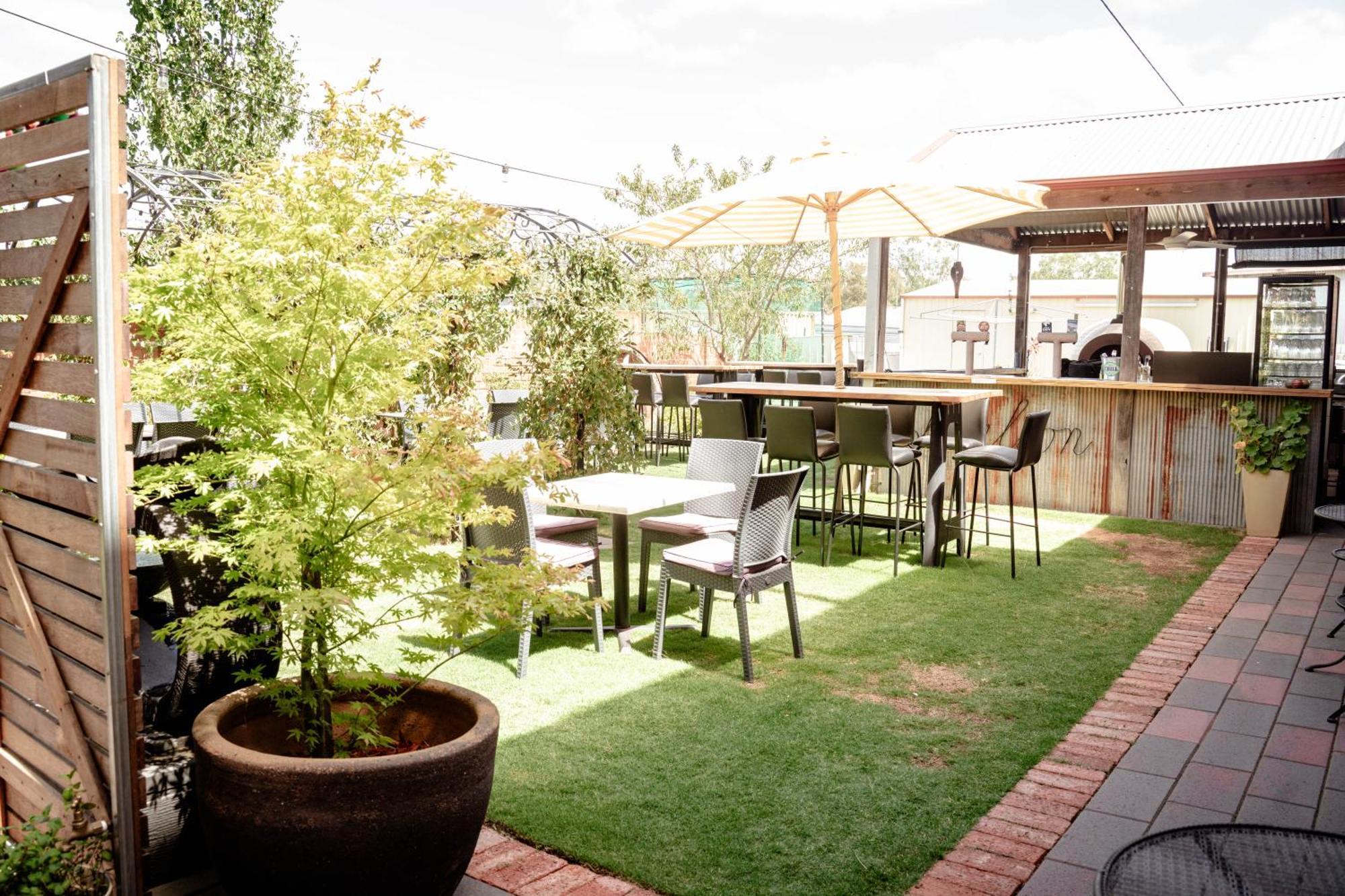Vale Of Avoca Hotel Charlton Buitenkant foto